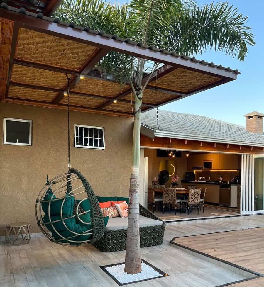 Como aproveitar seu espaço externo com o uso de pergolados.