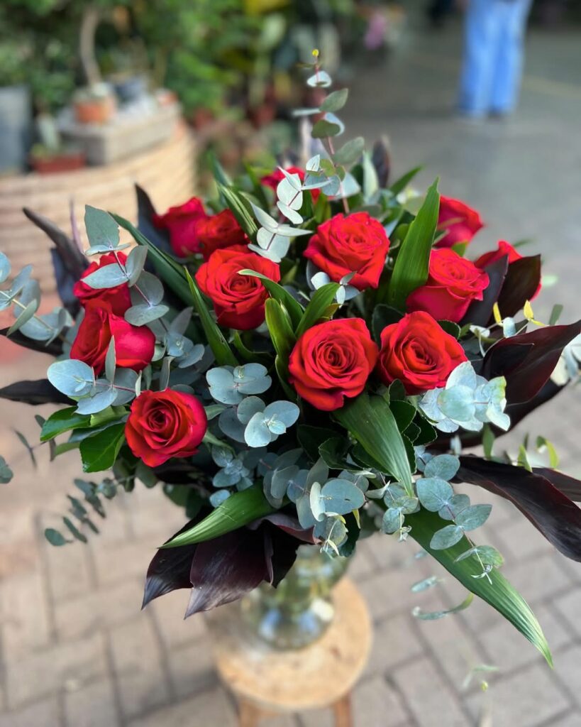 Você sabe qual a diferença entre rosas colombianas e rosas normais?