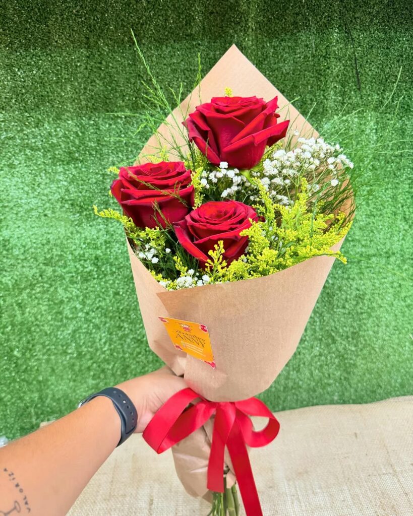 Você sabe qual a diferença entre rosas colombianas e rosas normais?